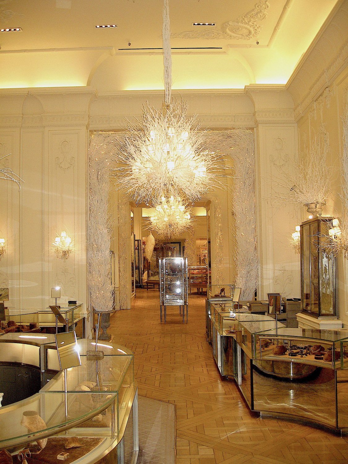 Bergdorf Goodman, photograph 7 of 14
