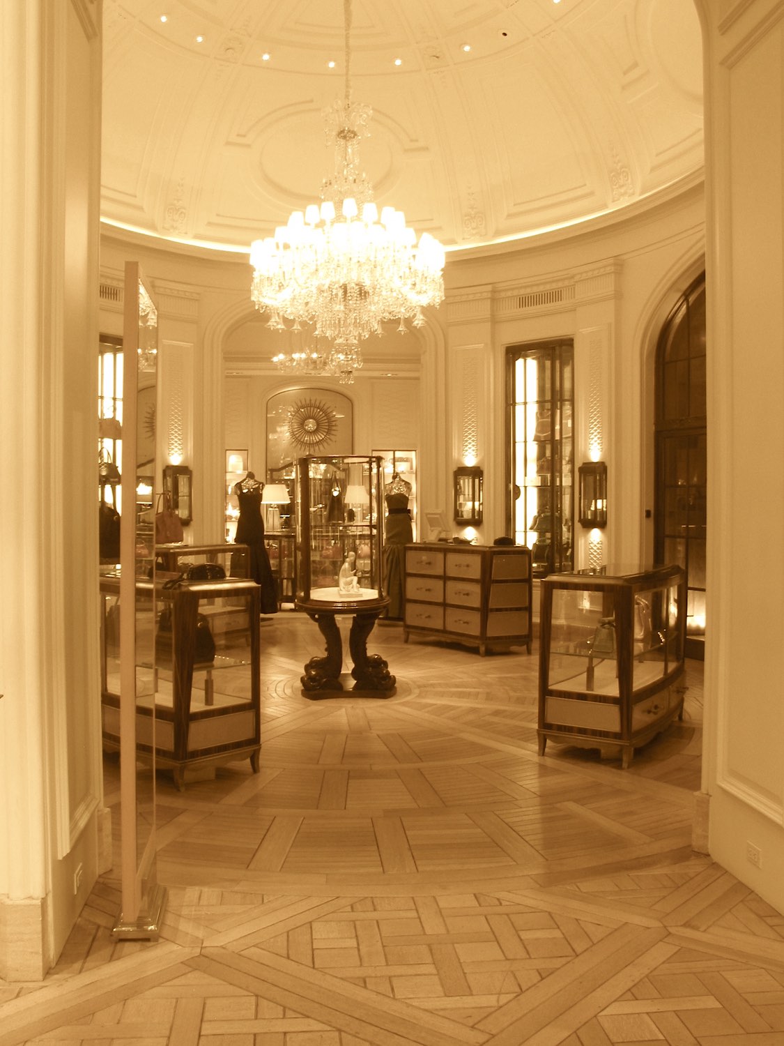 Bergdorf Goodman, photograph 12 of 14